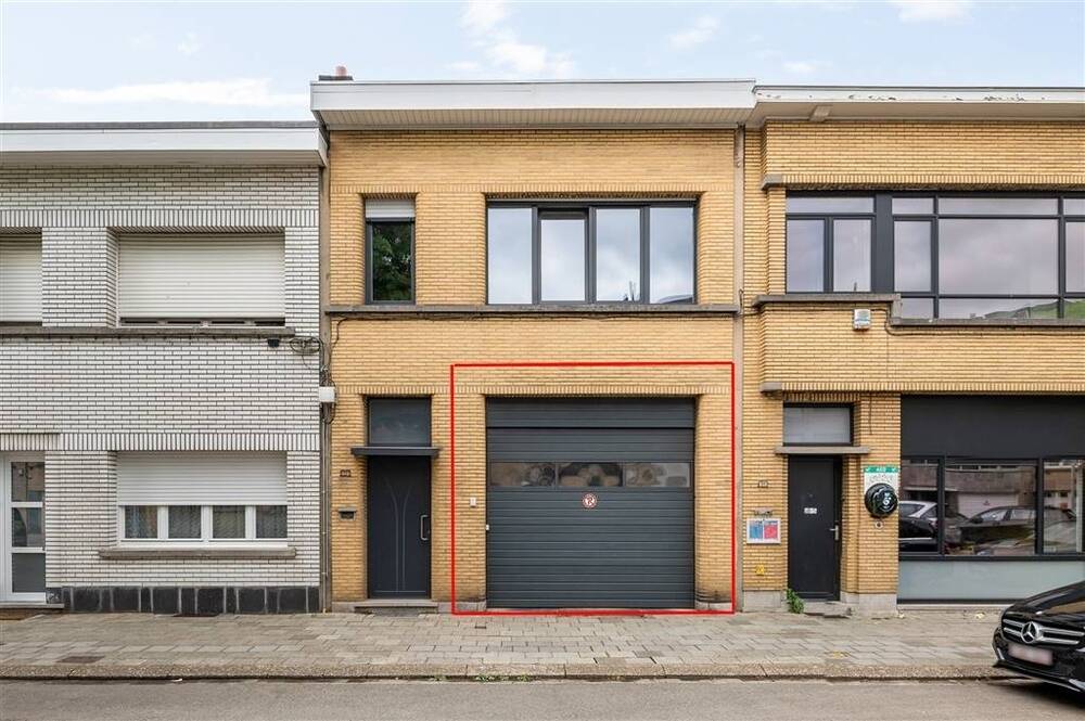 Parking à vendre à Deurne 2100 888000.00€ chambres m² - annonce 540055
