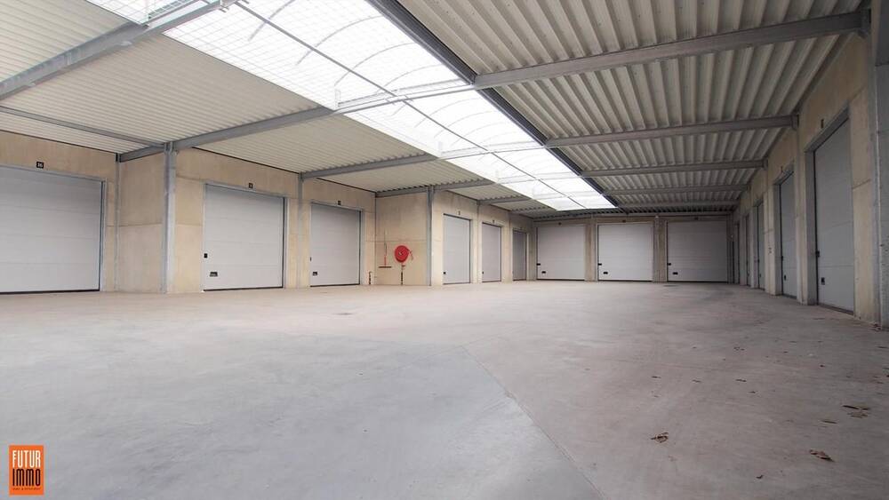Box à louer à Bruges 8000 250.00€ chambres m² - annonce 541682