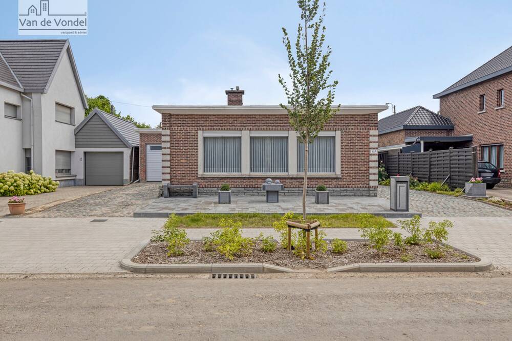 Bungalow à vendre à Erembodegem 9320 315000.00€ 3 chambres 180.00m² - annonce 541951