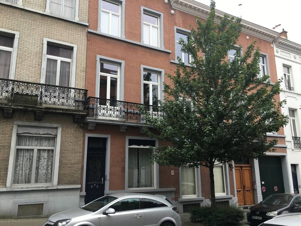 Rez-de-chaussée à  à Etterbeek 1040 1050.00€ 1 chambres 90.00m² - annonce 542088
