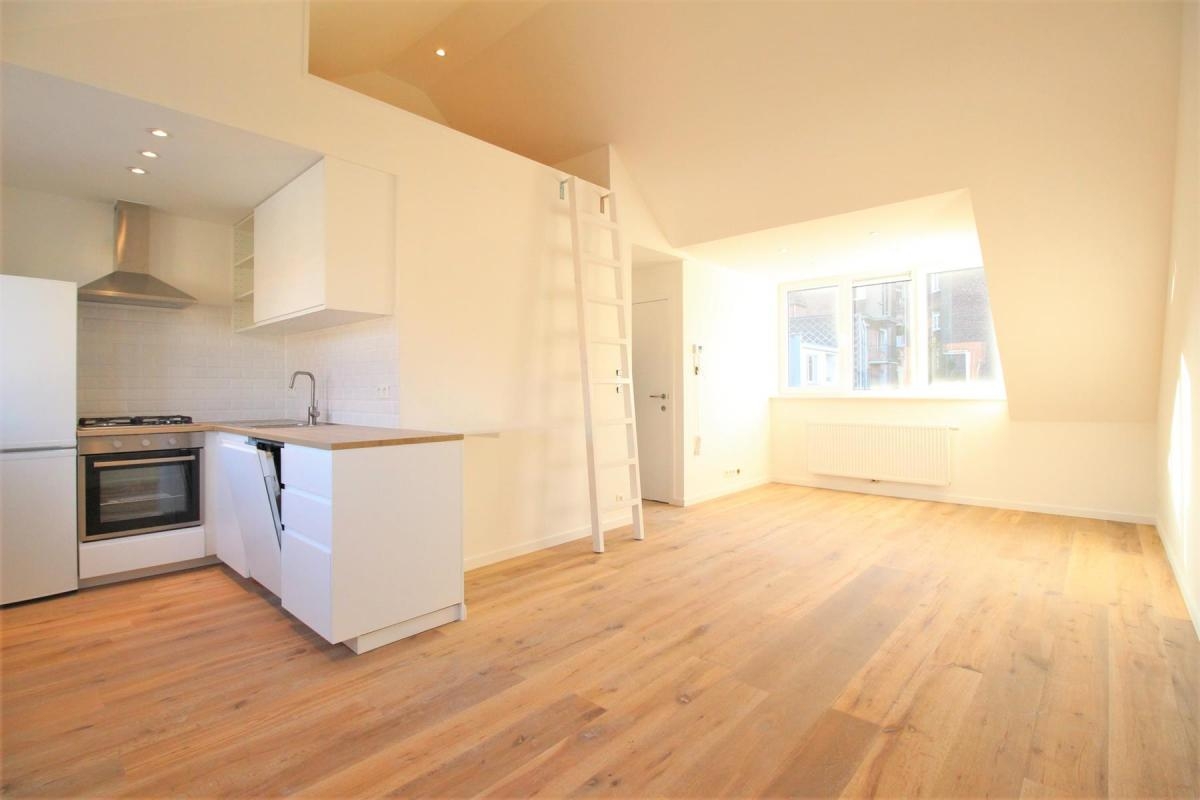 Studio te  huur in Elsene 1050 926.00€ 1 slaapkamers 40.00m² - Zoekertje 542378