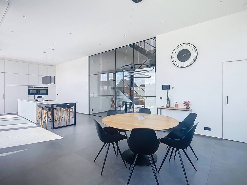 Villa à louer à Duisburg 3080 4280.00€ 4 chambres 295.00m² - annonce 542424