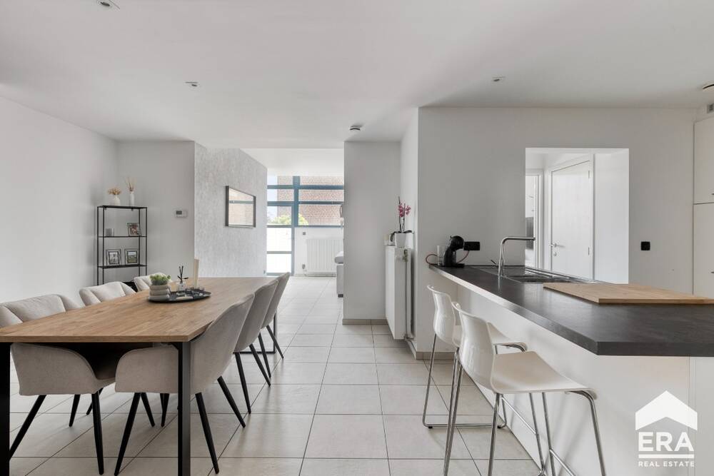Rez-de-chaussée à louer à Leeuw-Saint-Pierre 1600 1300.00€ 1 chambres 111.00m² - annonce 542404