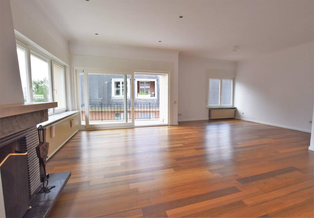 Appartement te  huur in Sint-Pieters-Woluwe 1150 2200.00€ 2 slaapkamers 130.00m² - Zoekertje 544426