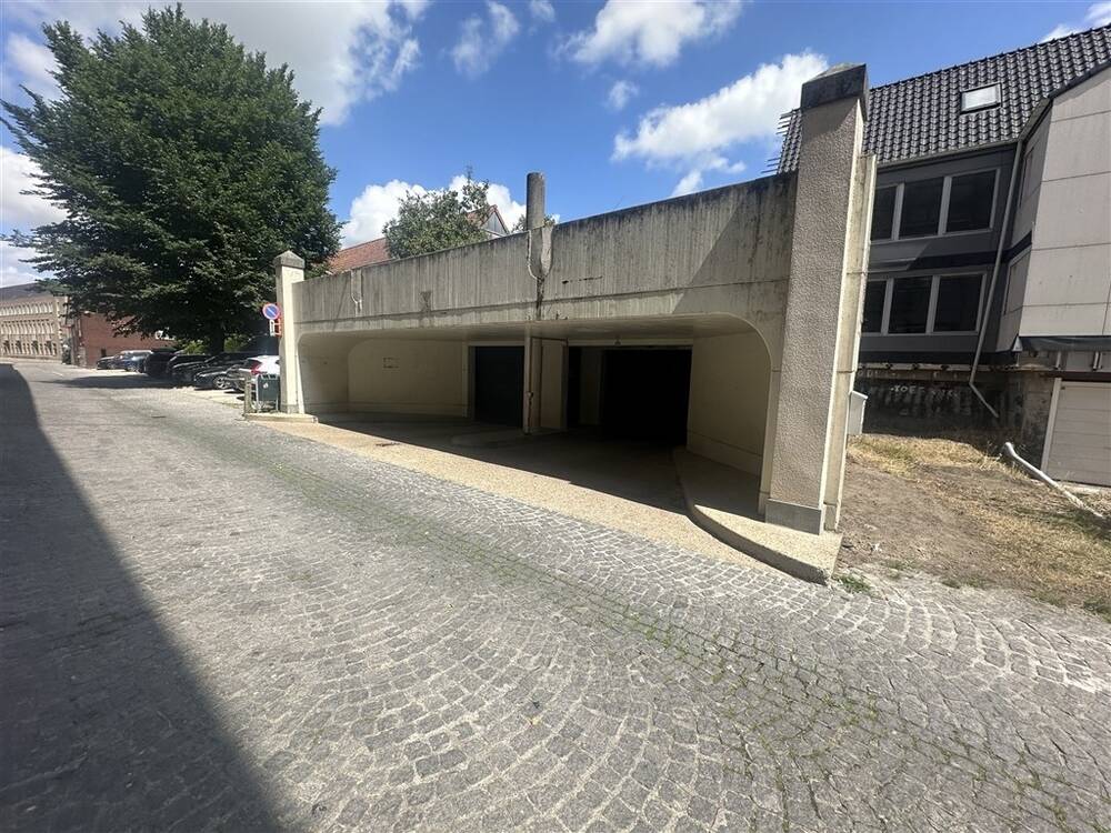 Box à louer à Bruges 8000 110.00€ chambres m² - annonce 544059