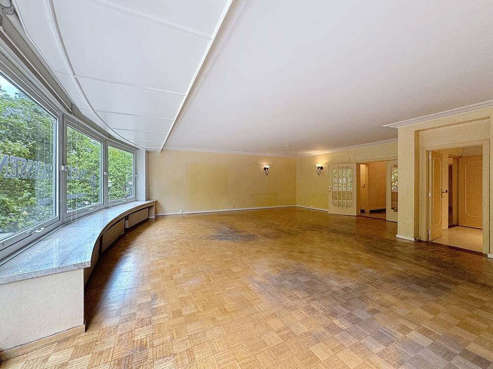 Handelszaak te  koop in Elsene 1050 560000.00€  slaapkamers 158.00m² - Zoekertje 544433