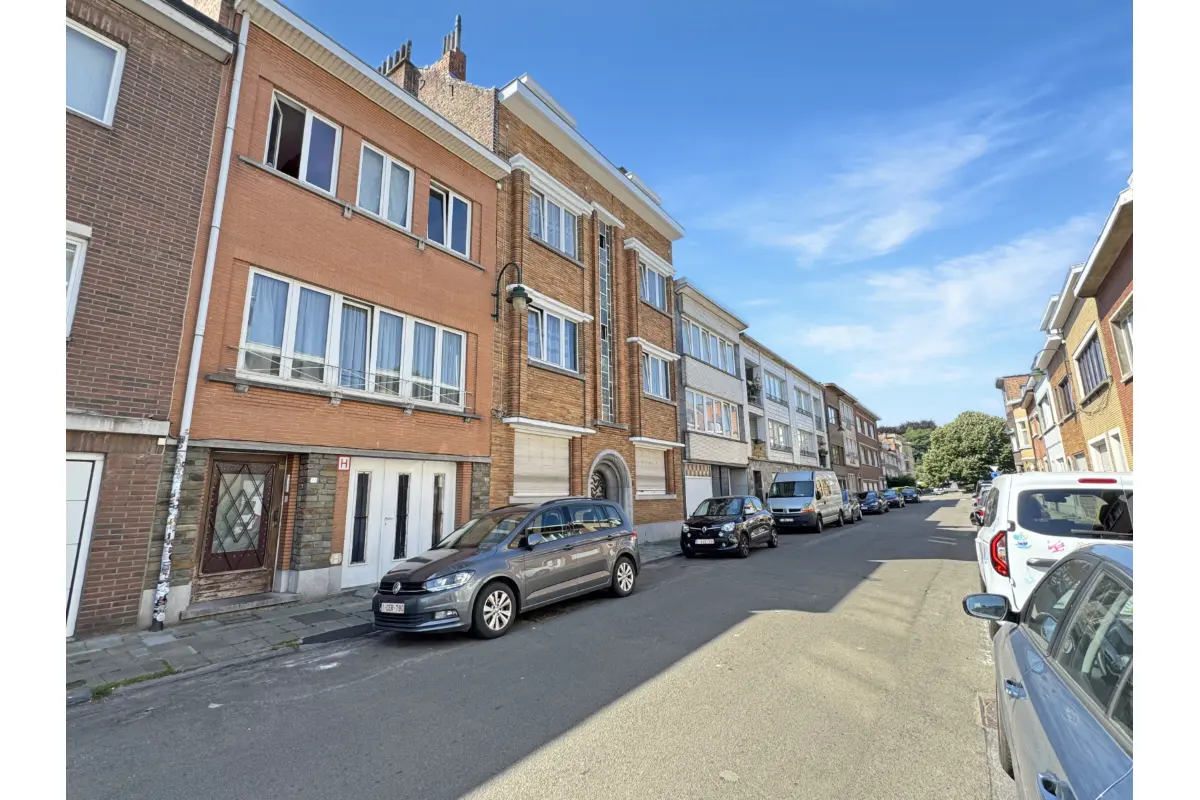 Huis te  koop in Neder-Over-Heembeek 1120 760000.00€ 8 slaapkamers 320.00m² - Zoekertje 544938