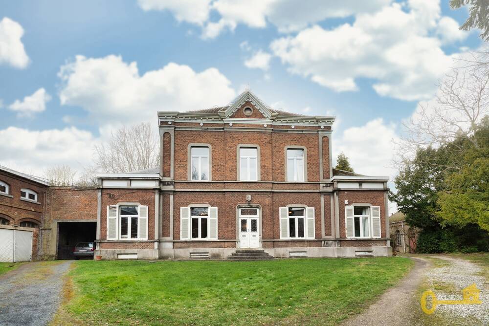 Herenhuis te  koop in Houdeng-Aimeries 7110 385000.00€ 11 slaapkamers 746.00m² - Zoekertje 545168