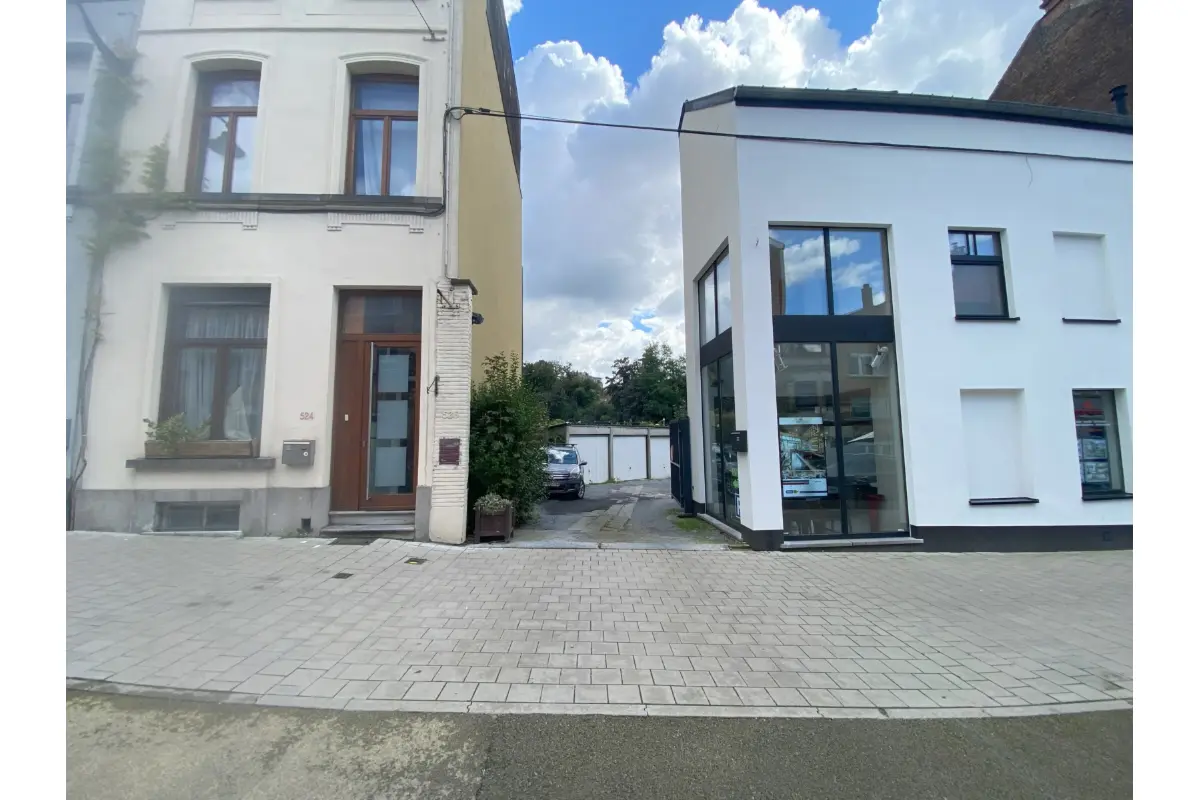 Parking & garage te  koop in Ukkel 1180 399000.00€  slaapkamers m² - Zoekertje 545501