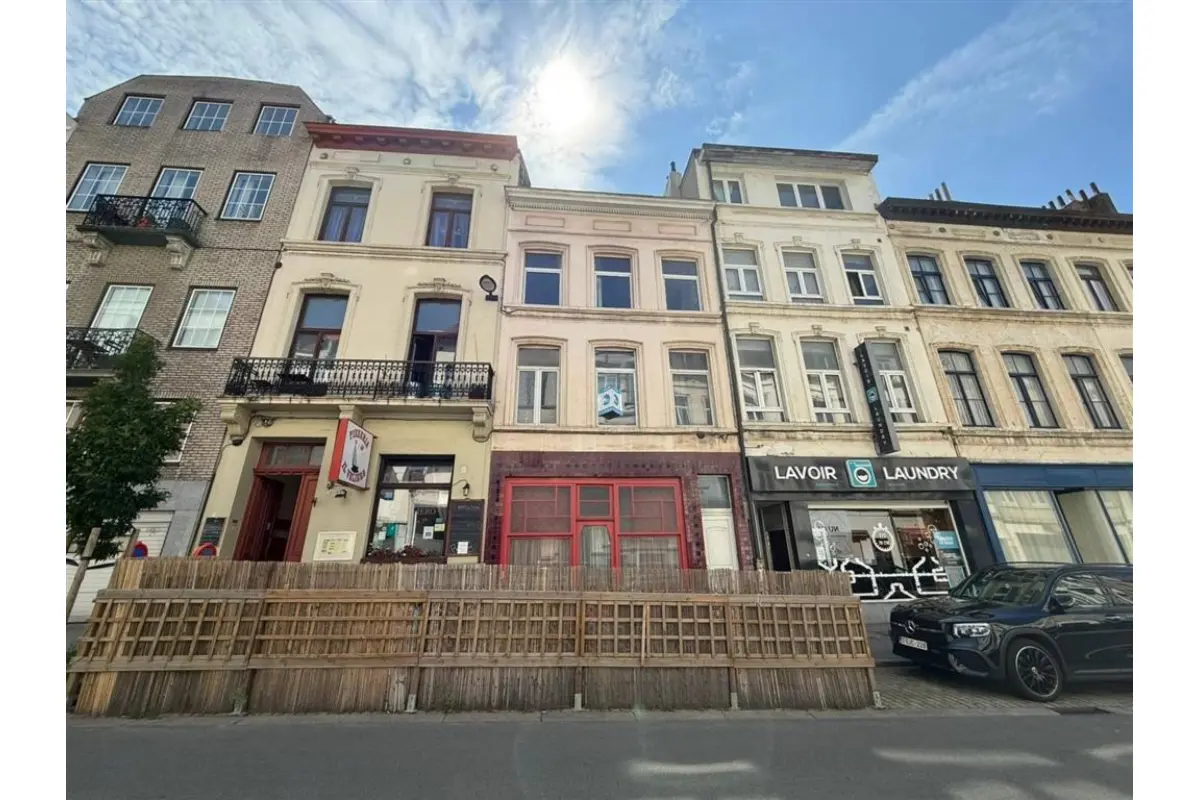 Huis te  koop in Etterbeek 1040 550000.00€ 6 slaapkamers 200.00m² - Zoekertje 546839