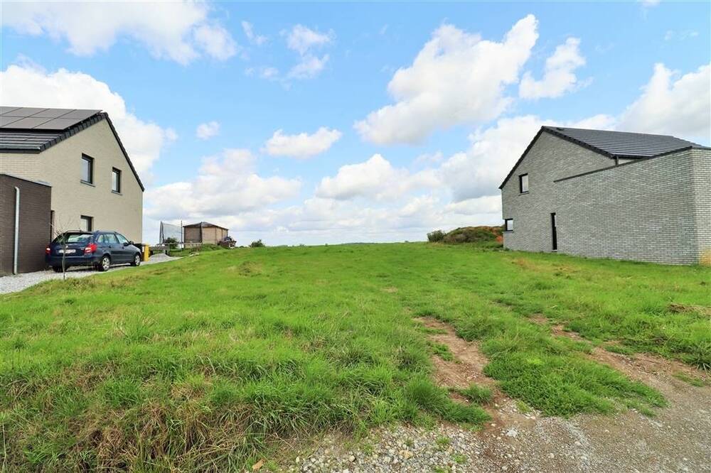 Bouwgrond te koop in Jamagne 5600 85000.00€ slaapkamers m² - Zoekertje 548017