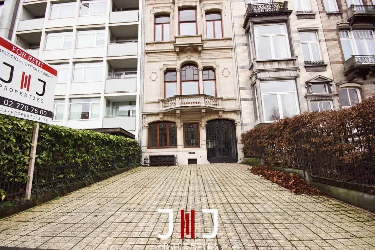 Commerce à louer à Woluwe-Saint-Pierre 1150 2000.00€  chambres 258.00m² - annonce 548315