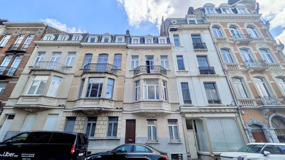 Huis te koop in Schaarbeek 1030 439000.00€ 7 slaapkamers 260.00m² - Zoekertje 548310