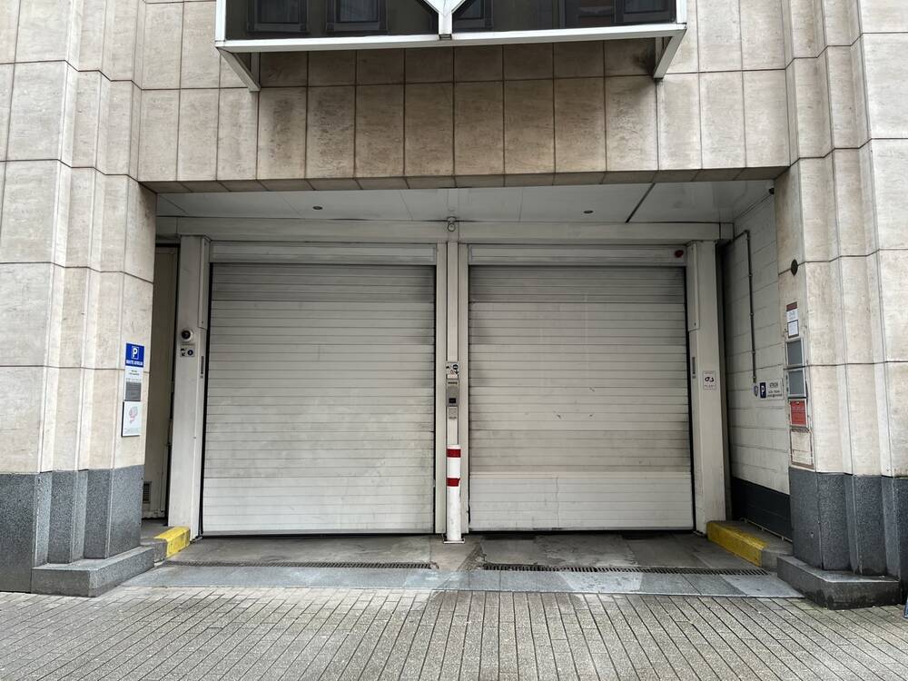 Parking à louer à Bruxelles 1000 150.00€  chambres m² - annonce 548037