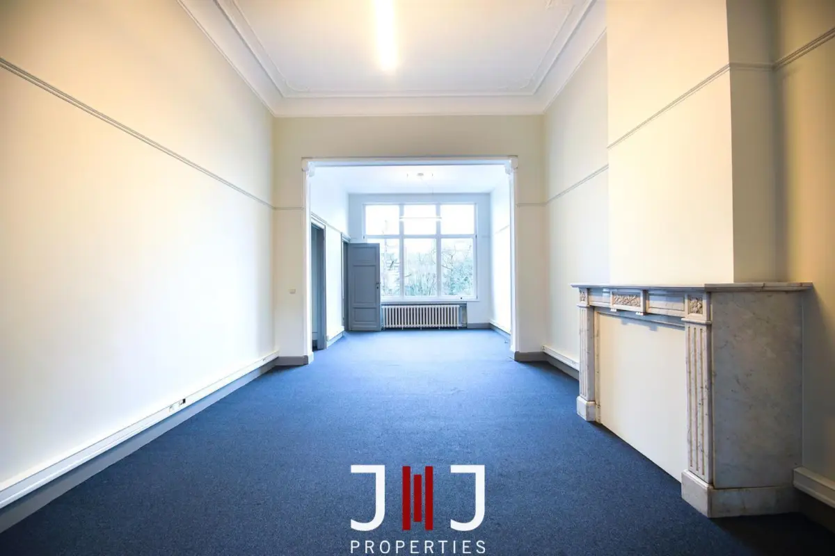 Commerce à louer à Woluwe-Saint-Pierre 1150 1000.00€  chambres 191.00m² - annonce 548314