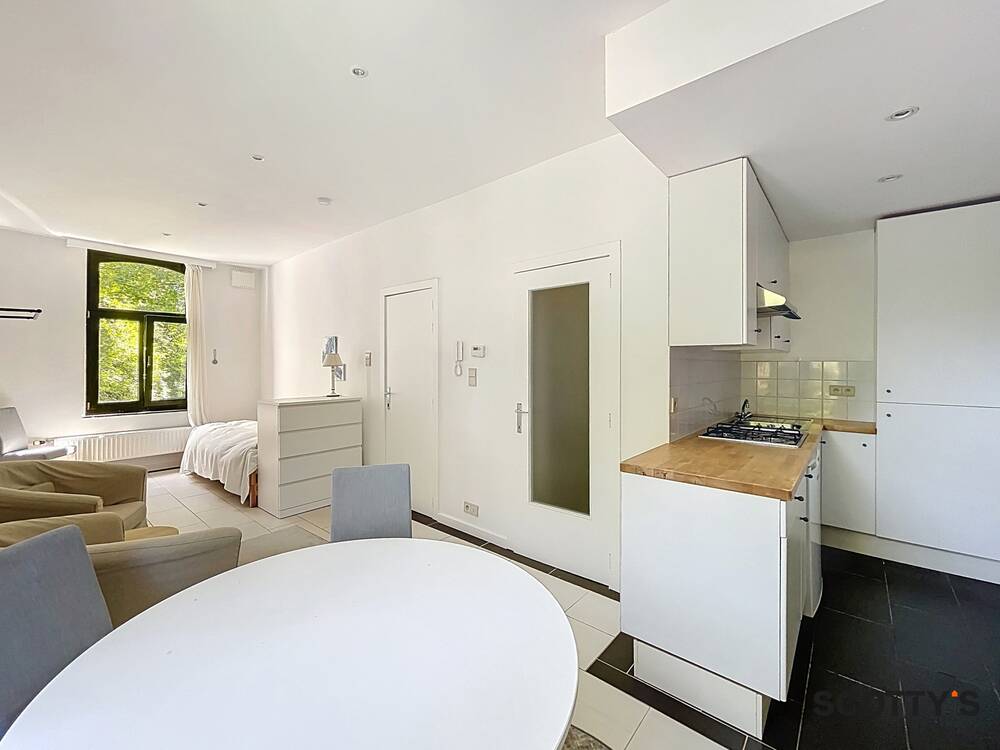 Studio à vendre à Rhode-Saint-Genese 1640 175000.00€ chambres m² - annonce 548996