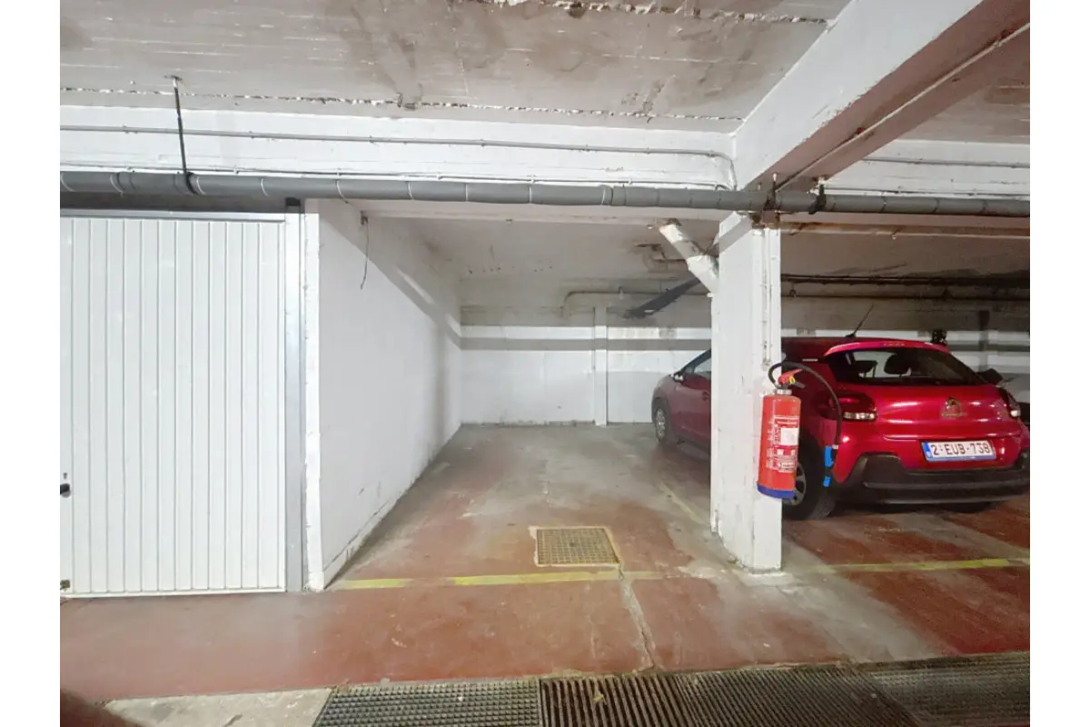 Parking & garage te  koop in Jette 1090 20000.00€  slaapkamers m² - Zoekertje 548724