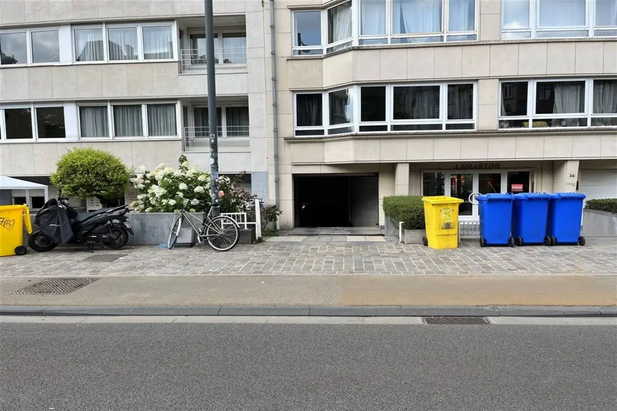 Box te  koop in Elsene 1050 40000.00€  slaapkamers m² - Zoekertje 550003