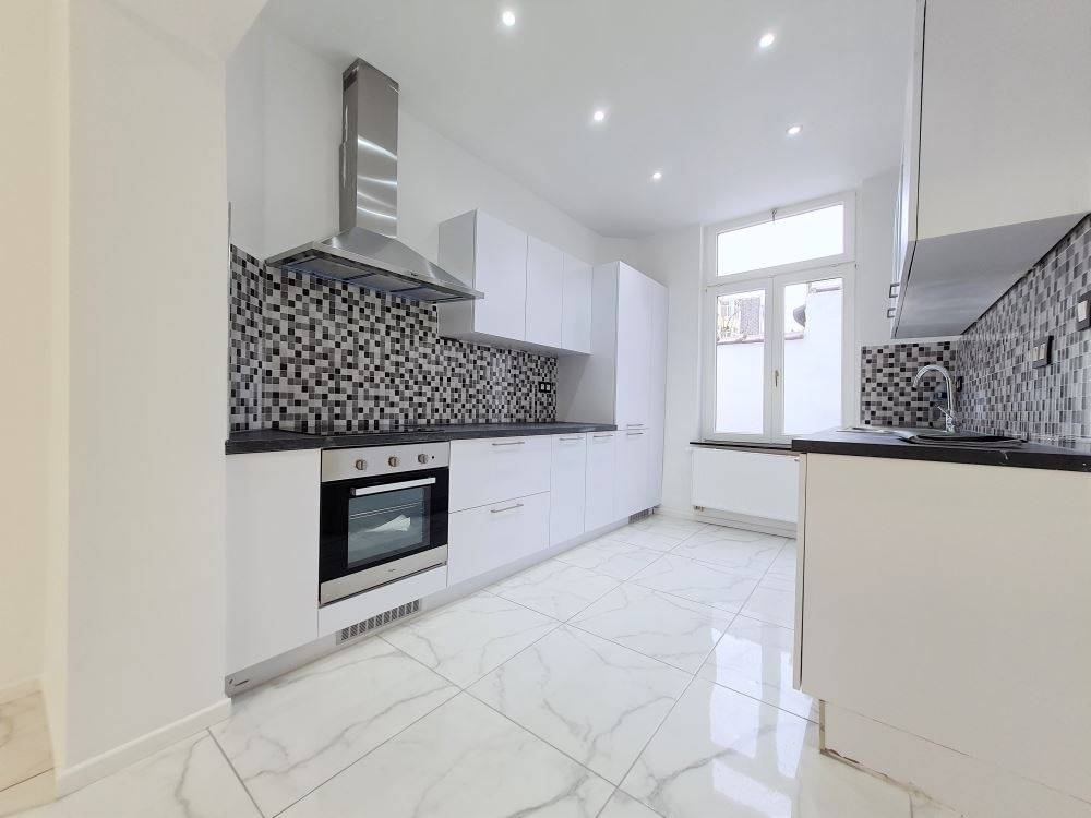 Huis te  in Ukkel 1180 1700.00€ 3 slaapkamers 140.00m² - Zoekertje 549547