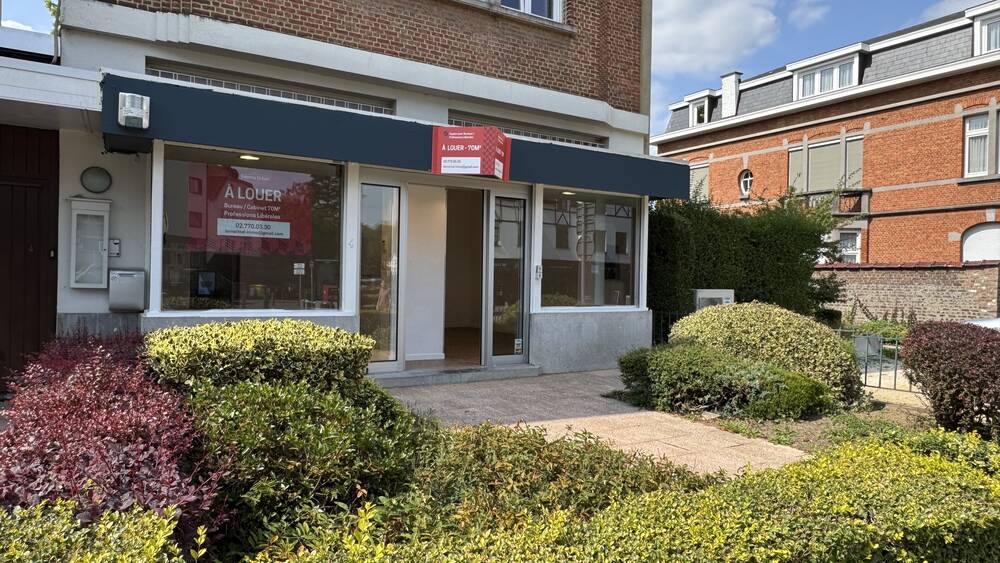 Handelszaak te  huur in Sint-Pieters-Woluwe 1150 1975.00€  slaapkamers m² - Zoekertje 550042