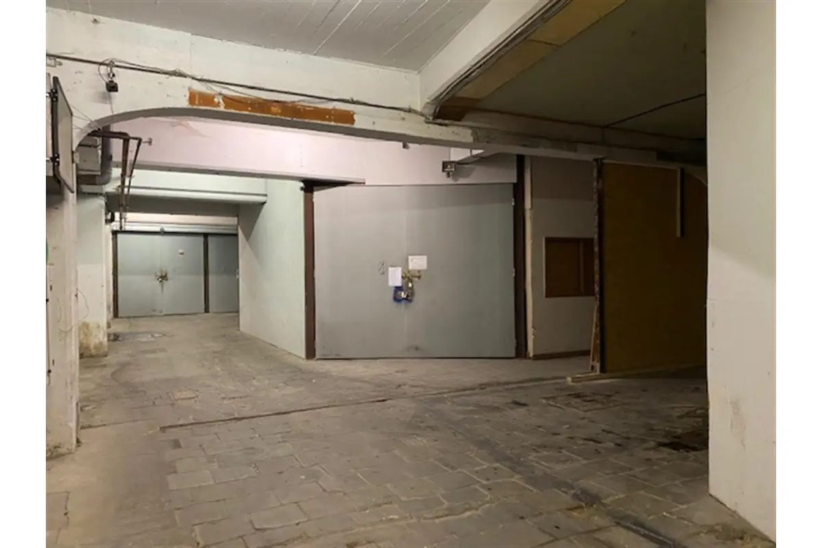 Commerce à vendre à Koekelberg 1081 425000.00€  chambres 613.00m² - annonce 550085