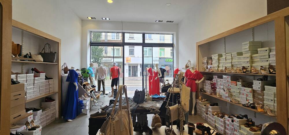 Handelszaak te koop in Ukkel 1180 460000.00€ slaapkamers 210.00m² - Zoekertje 549682