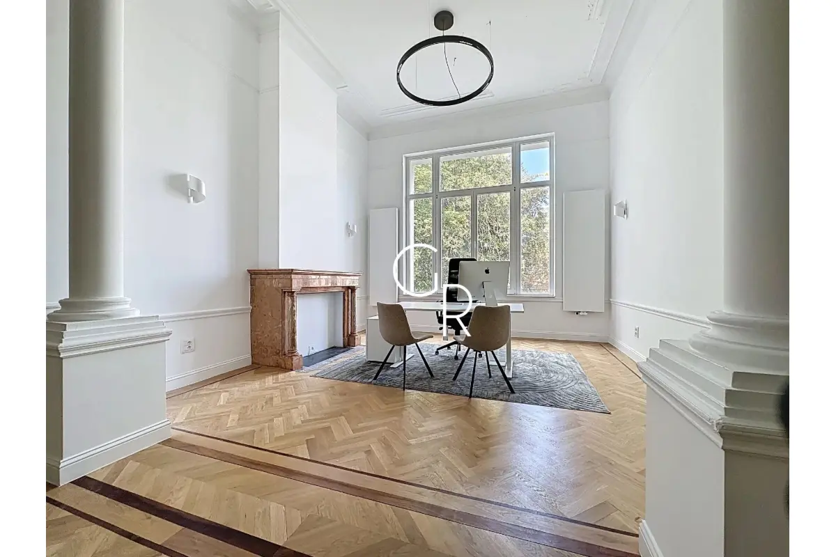 Handelszaak te  huur in Sint-Gillis 1060 2000.00€  slaapkamers 25.00m² - Zoekertje 551202