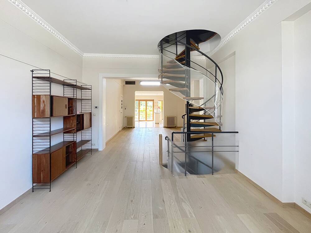 Triplex te  huur in Ukkel 1180 2700.00€ 4 slaapkamers 200.00m² - Zoekertje 551023