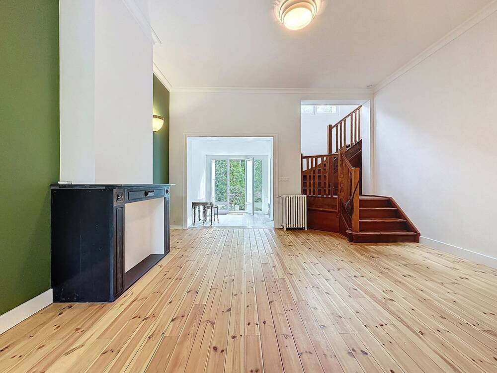 Huis te huur in Etterbeek 1040 2950.00€ 4 slaapkamers 196.00m² - Zoekertje 551654