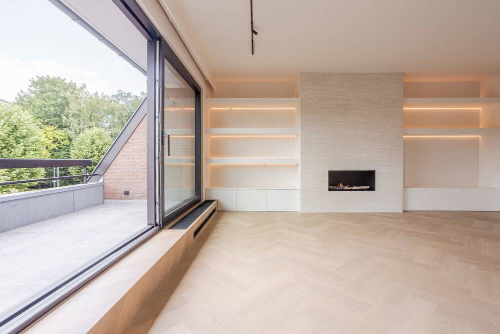 Triplex te  huur in Ukkel 1180 4000.00€ 4 slaapkamers 200.00m² - Zoekertje 552822