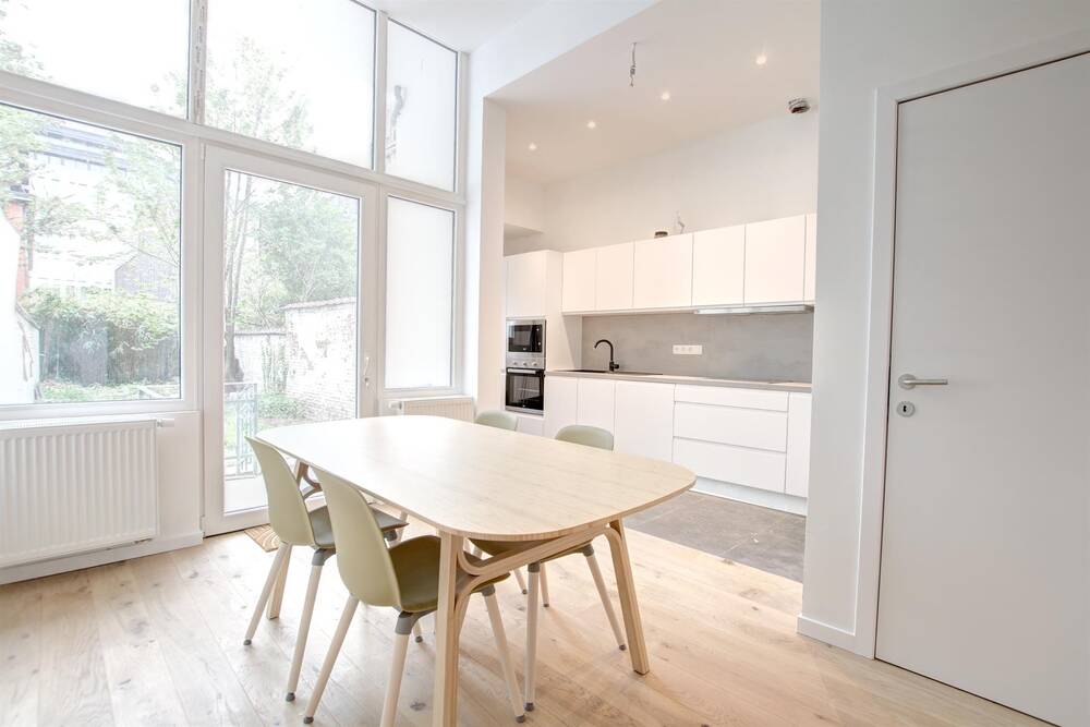 Benedenverdieping te  in Etterbeek 1040 1350.00€ 1 slaapkamers 65.00m² - Zoekertje 553374