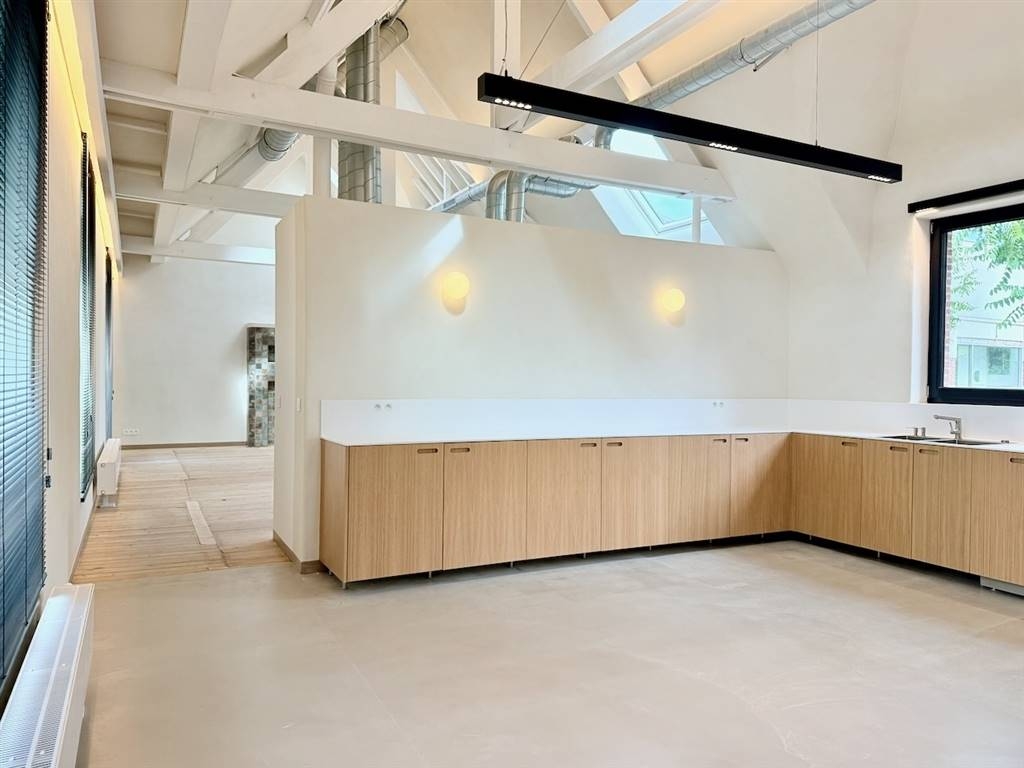 Loft à  à Saint-Gilles 1060 3200.00€ 4 chambres 210.00m² - annonce 553171