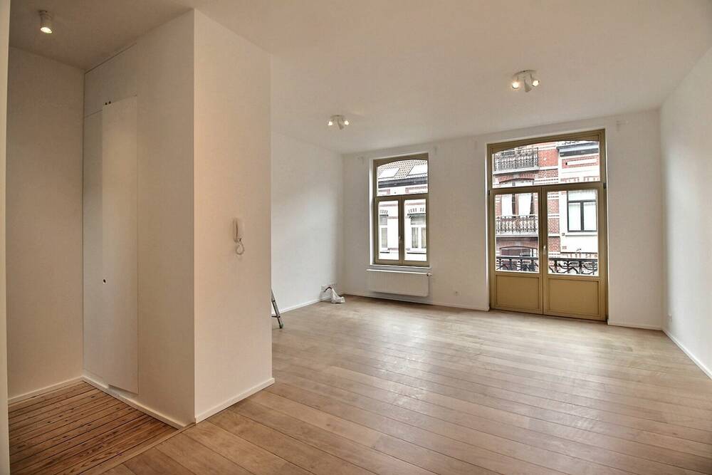 Triplex te  huur in Sint-Gillis 1060 2200.00€ 3 slaapkamers 119.00m² - Zoekertje 553950