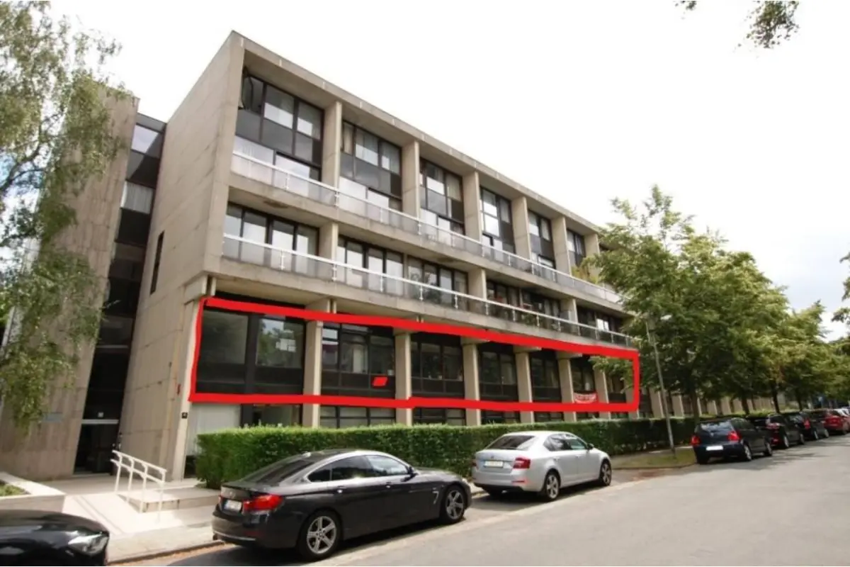 Handelszaak te  in Watermaal-Bosvoorde 1170 900000.00€  slaapkamers 580.00m² - Zoekertje 555742