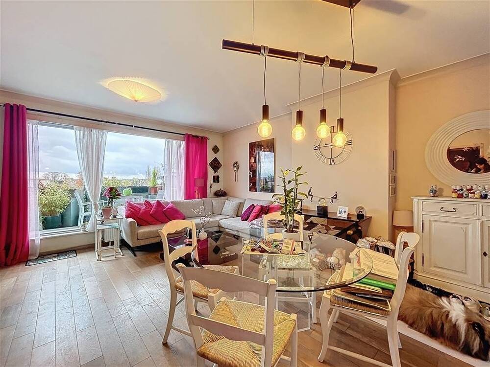 Appartement te koop in Sint-Jans-Molenbeek 1080 199000.00€ 1 slaapkamers 65.00m² - Zoekertje 555796