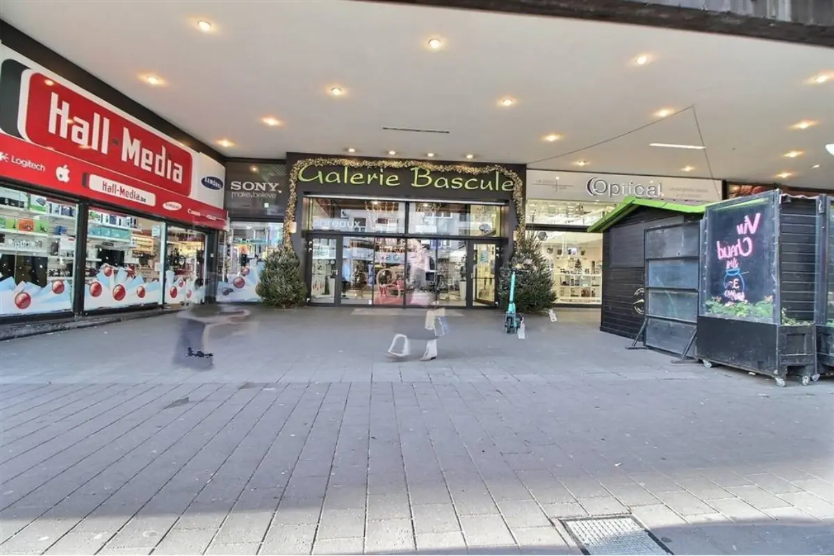 Handelszaak te  koop in Ukkel 1180 195000.00€  slaapkamers m² - Zoekertje 554986