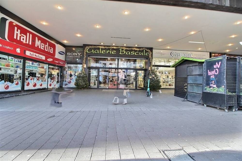 Handelszaak te  koop in Ukkel 1180 195000.00€  slaapkamers m² - Zoekertje 554986