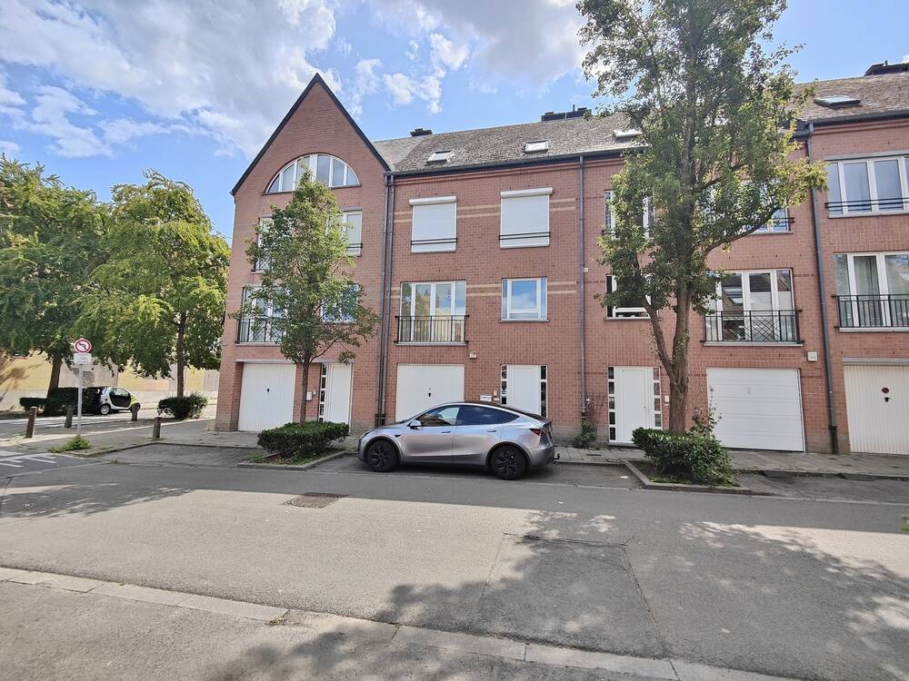 Maison à à Etterbeek 1040 2500.00€ 5 chambres 211.00m² - annonce 555938