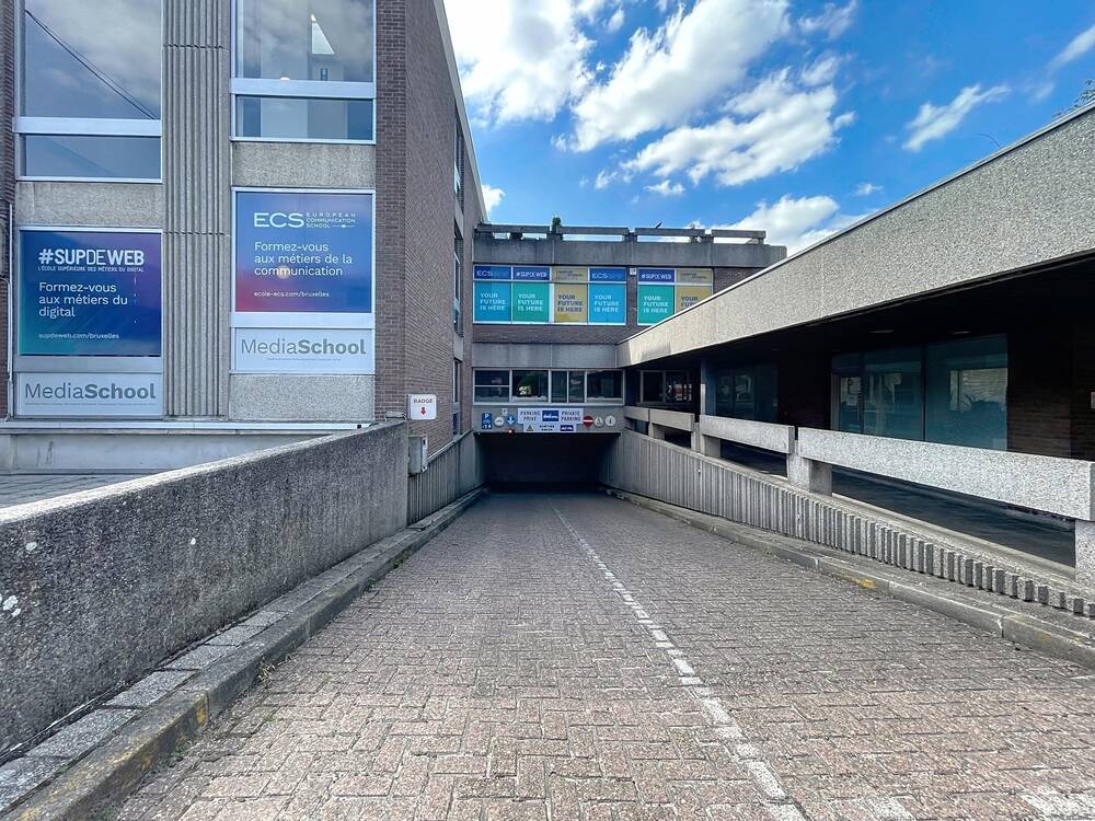 Parking te  koop in Ukkel 1180 228000.00€  slaapkamers m² - Zoekertje 556647
