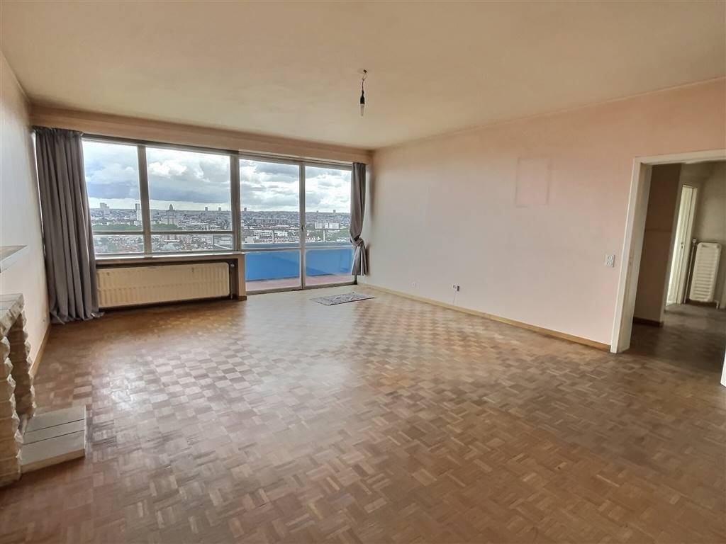 Appartement te koop in Sint-Jans-Molenbeek 1080 195000.00€ 2 slaapkamers 120.00m² - Zoekertje 557988
