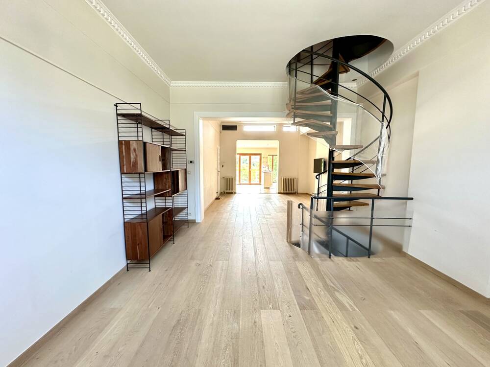 Triplex à à Uccle 1180 2700.00€ 4 chambres 232.00m² - annonce 557719