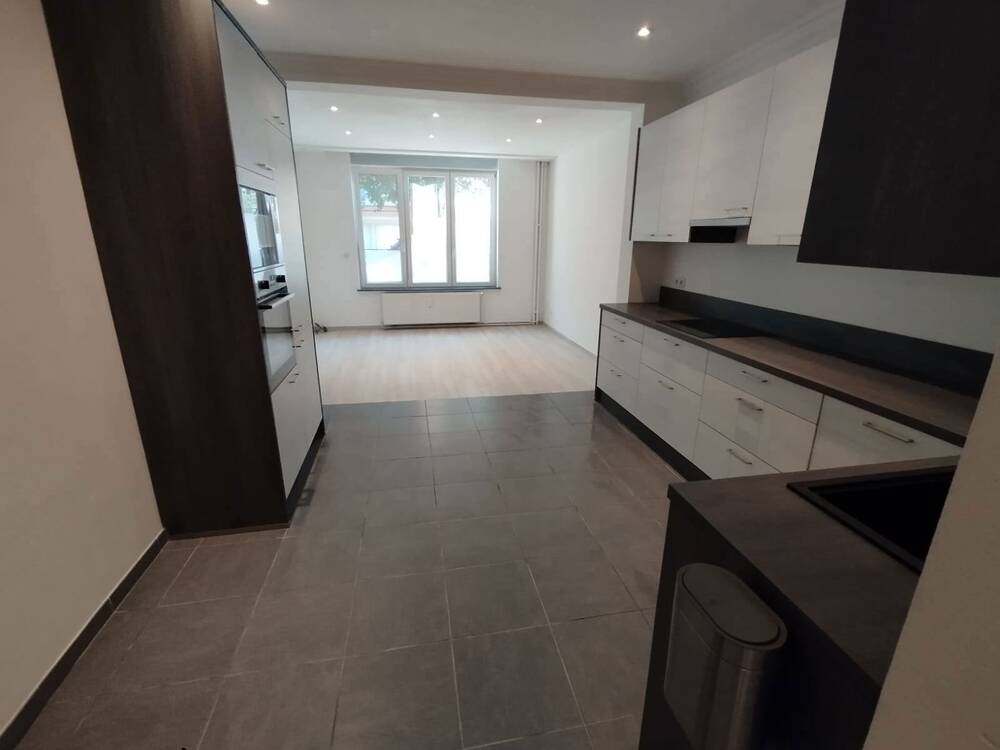 Appartement te koop in Anderlecht 1070 262000.00€ 2 slaapkamers 70.00m² - Zoekertje 560210