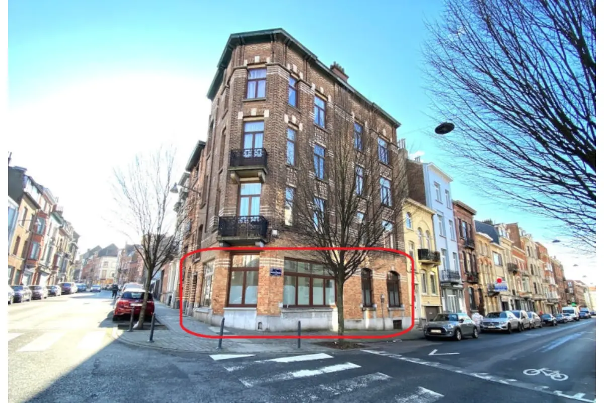 Benedenverdieping te  koop in Schaarbeek 1030 220000.00€ 2 slaapkamers m² - Zoekertje 560617