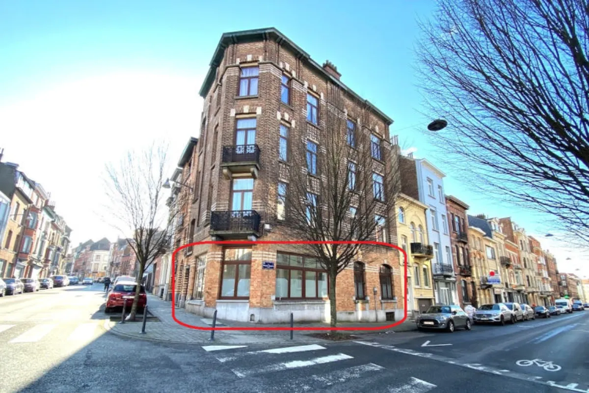 Benedenverdieping te  koop in Schaarbeek 1030 240000.00€ 2 slaapkamers m² - Zoekertje 560617