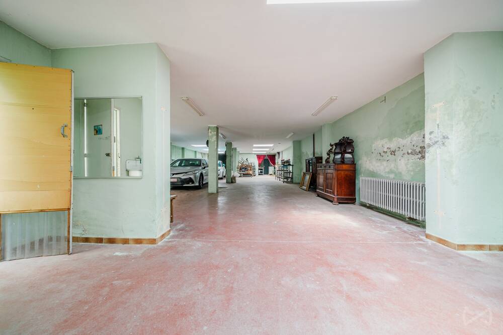 Handelszaak te koop in Sint-Jans-Molenbeek 1080 255000.00€ slaapkamers 277.00m² - Zoekertje 561522