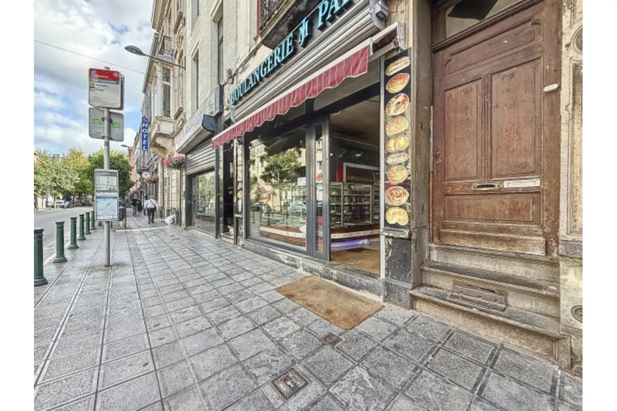 Handelszaak te  koop in Sint-Joost-ten-Node 1210 320000.00€  slaapkamers 140.00m² - Zoekertje 561390