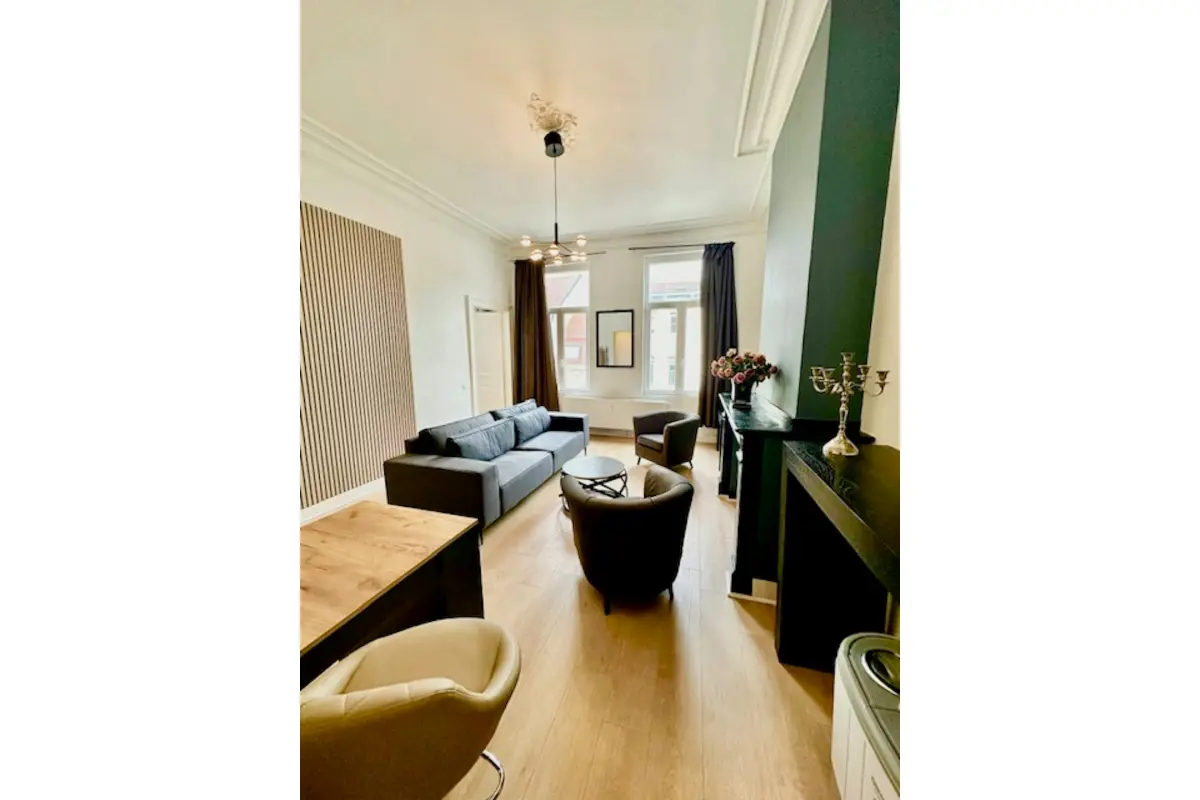 Mixgebouw te  huur in Elsene 1050 999.00€  slaapkamers m² - Zoekertje 560939