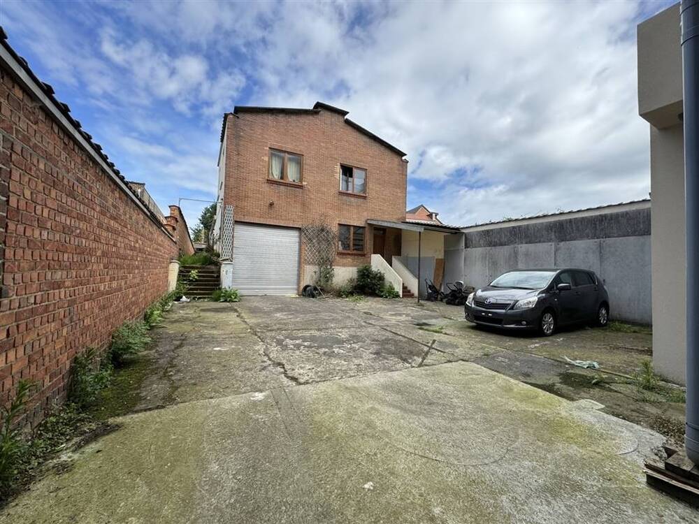 Commerce à à Berchem-Sainte-Agathe 1082 475000.00€ chambres 510.00m² - annonce 561192