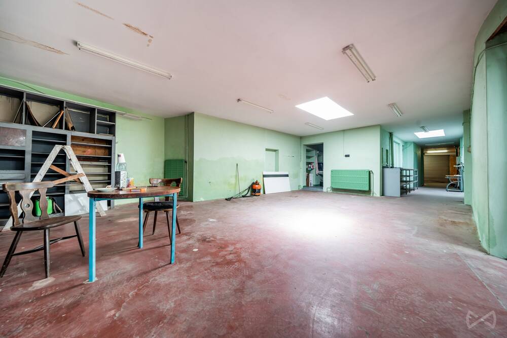 Handelszaak te koop in Sint-Jans-Molenbeek 1080 175000.00€ slaapkamers 104.00m² - Zoekertje 561526