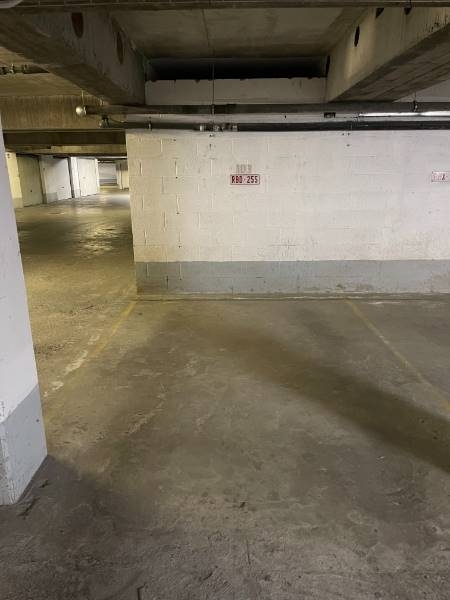Parking / garage à louer à Courtrai 8500 90.00€  chambres m² - annonce 562675
